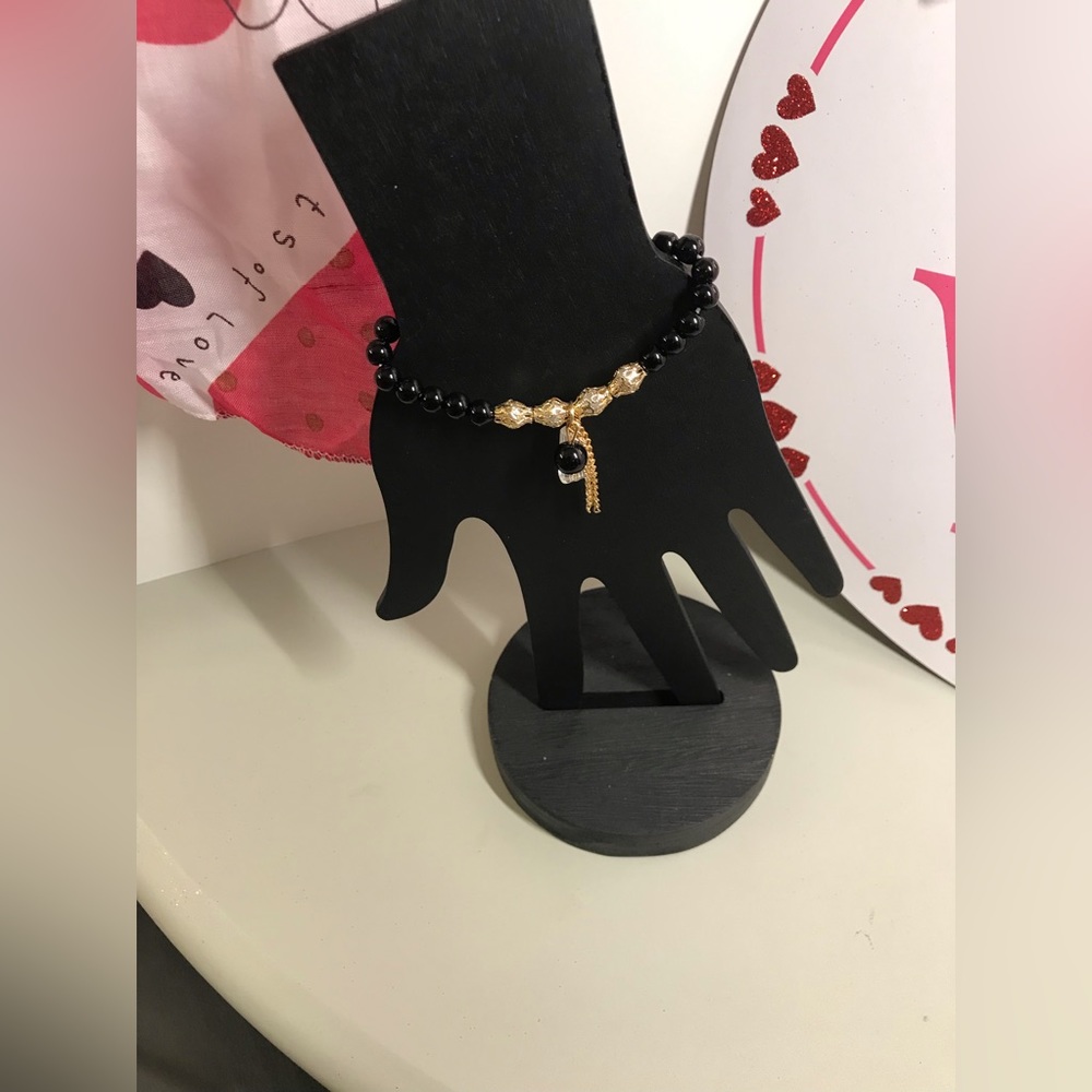 🖤💛 4 Pcs Black, Grey& Gold Beaded Bracelet Set NWT - Picture 2 of 7